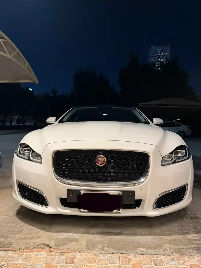 جاكوار xj اصدار 50 عام 0