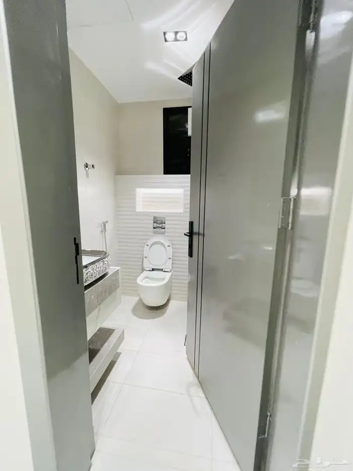 للبيع شقق تمليك علوي مع سطح مصعد راكب حي المعارض السعر 520 17