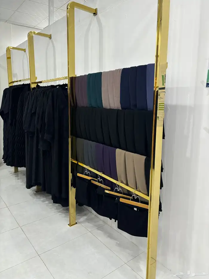 محل عبايات للبيع او التقبيل السوق الداخلي 0