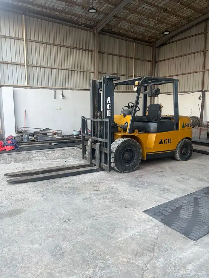 للايجار فوركلفت 5 طن بالاحساء 0