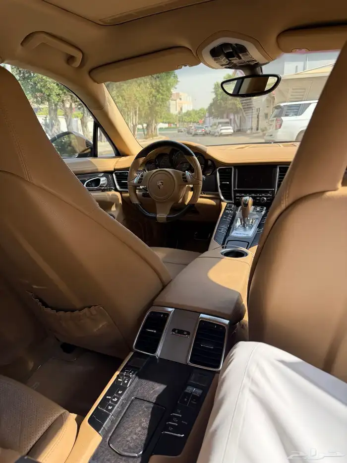 بورش باناميرا 10