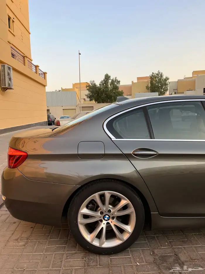 بي ام دبليو 528i 8