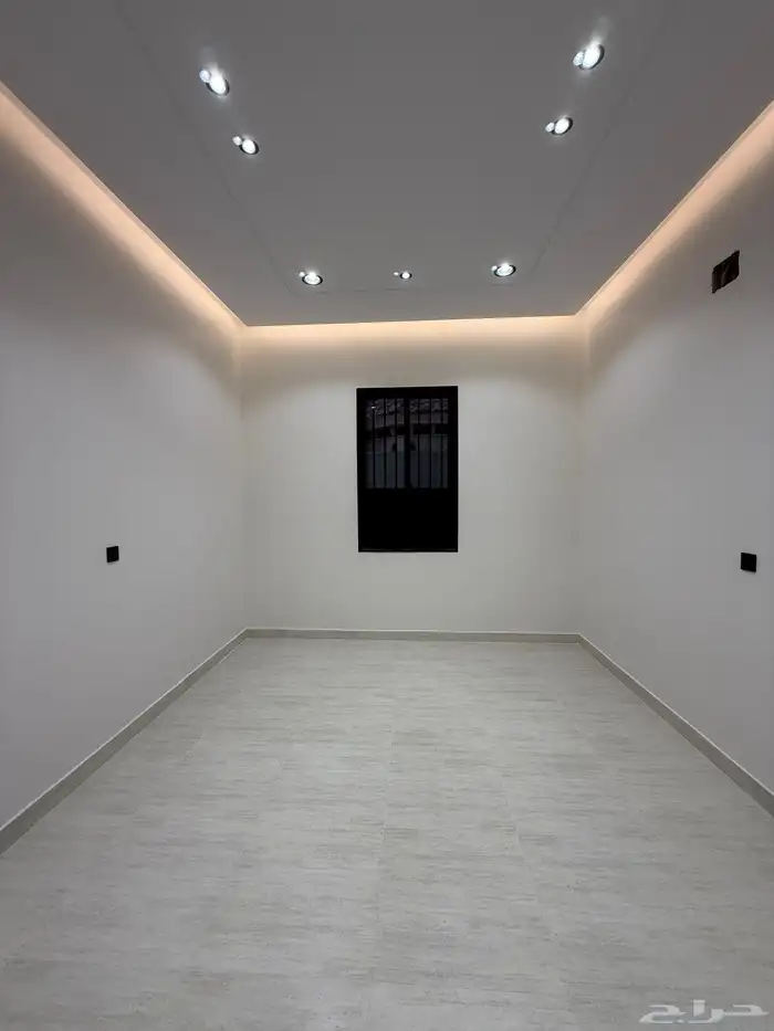 للبيع روف علوي بملحق تشطيب VIP ف احد رفيده وسط الخدمات 9