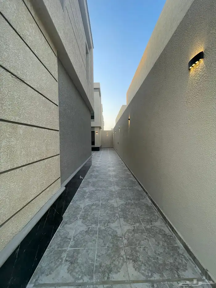 فيلا للإيجار المشرقية حي الجنادرية 2