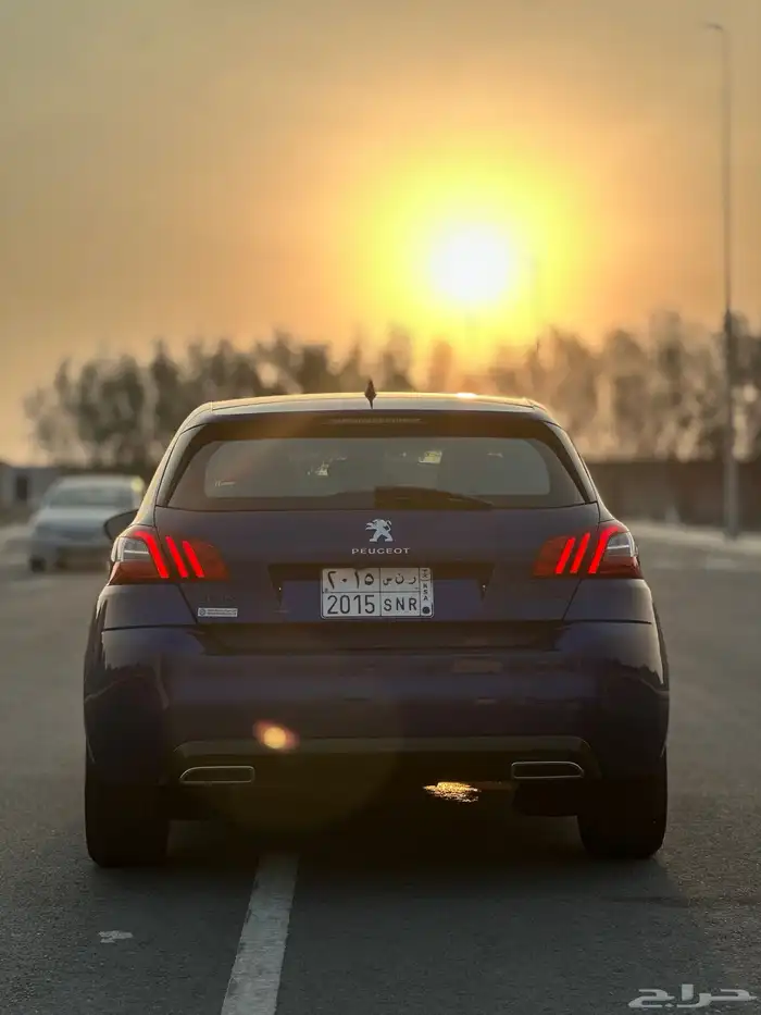 بيجو فئة رياضية للبيع او بدل 5