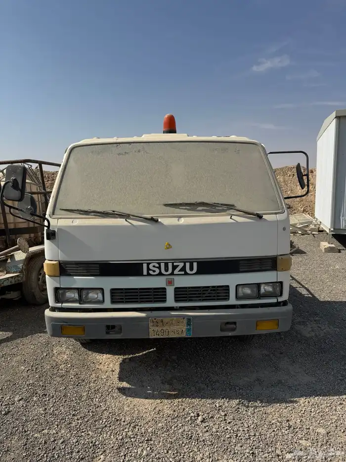 دينا ايسوزو موديل 95 السيارة لاتشكو من أي شىء محركات شرط 0