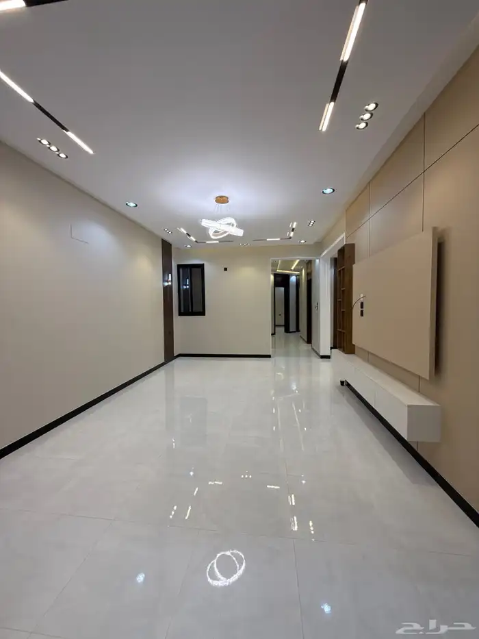 للبيع ارواف علويه 9 غرف وشقق ارضيه ببايكة سيارة درة الموسي 29