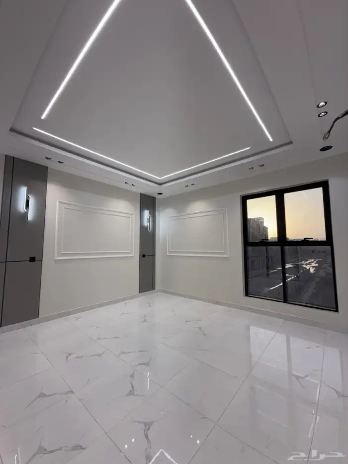 للبيع شقة علوي نظام دور بسطح خاص خلف ساكو طريق أبها الخميس 4