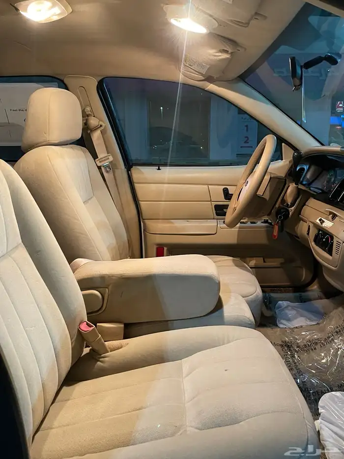 للبيع فورد بوليسي 2010 عداد قليل نظيف جدا 12