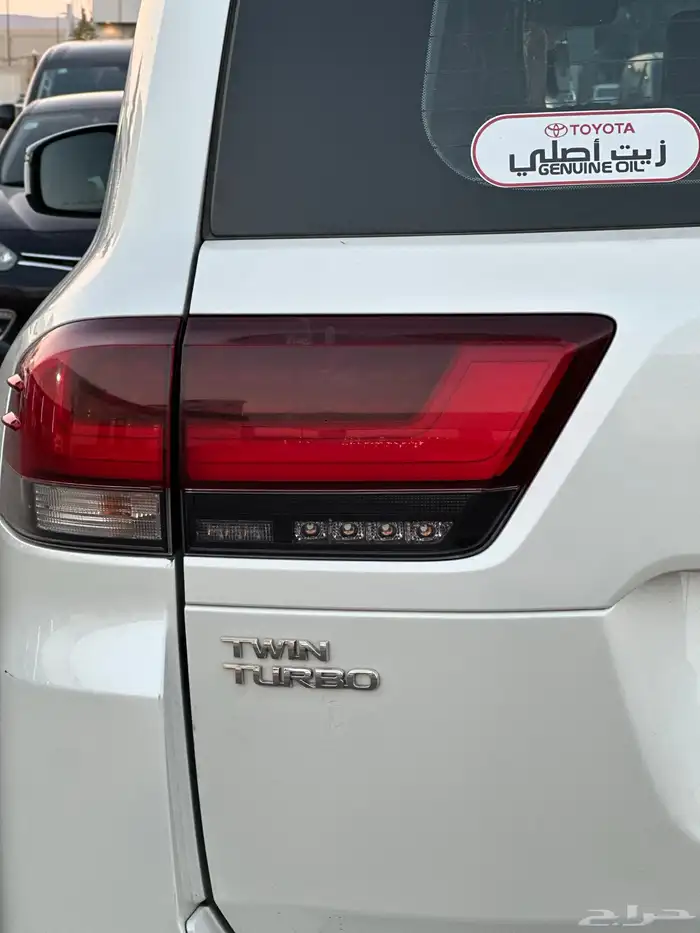 تويوتا لاندكروزر 12