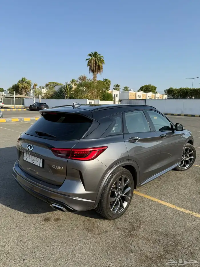 انفينتي QX50 نظيف جدا 13