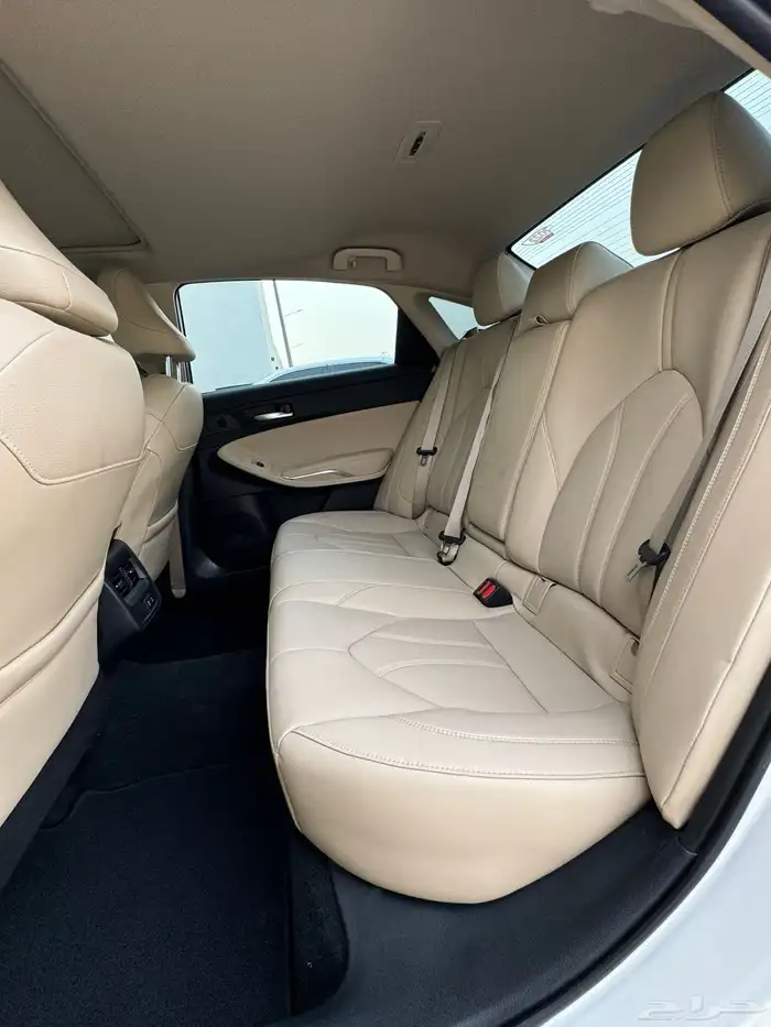 للبيع تويوتا افالون مديل 2022 8