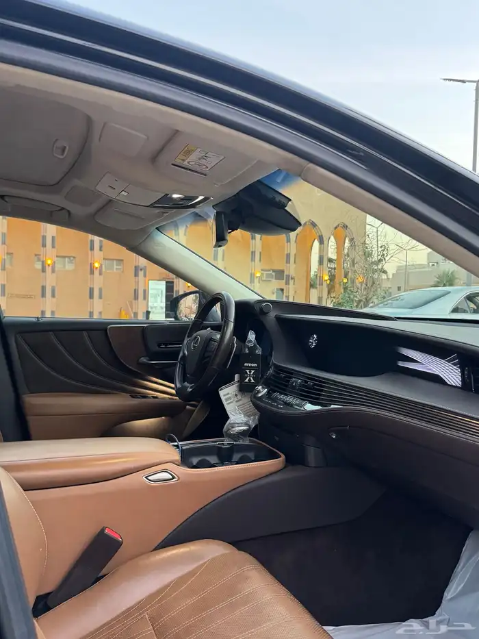 لكزس LS 500 سعودي 17
