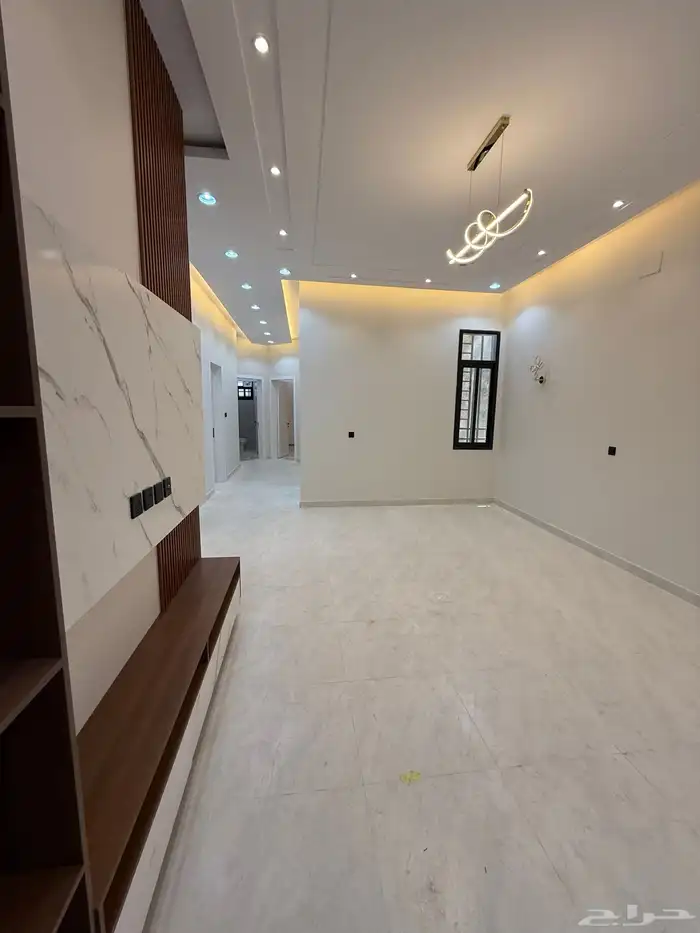 للبيع دور أرضي بحوش وشقق علويه مخطط قرطبه المحاله ابها 24