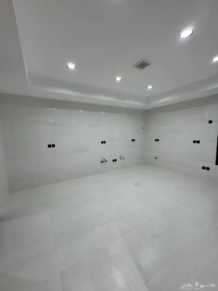 للبيع فيلا مودرن دورين وملحق تشطيب vip واصل جميع الخدمات 15