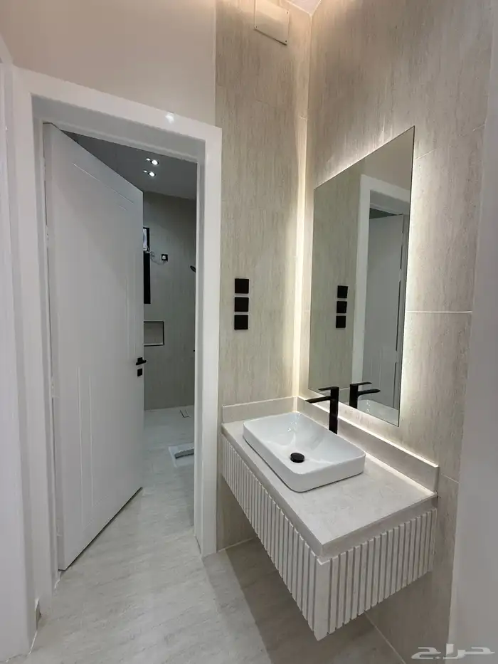 للبيع روف علوي بملحق تشطيب VIP ف احد رفيده وسط الخدمات 16