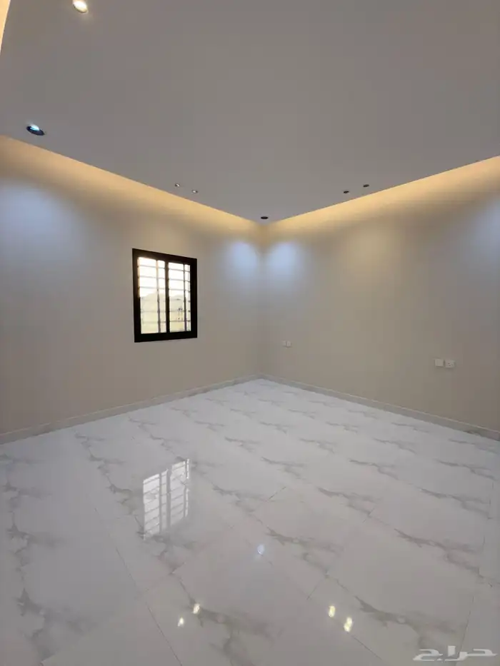 للبيع ارواف علويه وشقق ارضيه ببايكة سيارة ف شمال الخميس 15