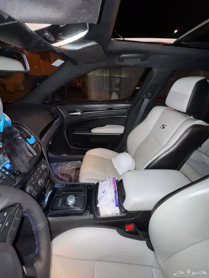 كرايزلر c300s نظيفة مع لوحة مميزة 15