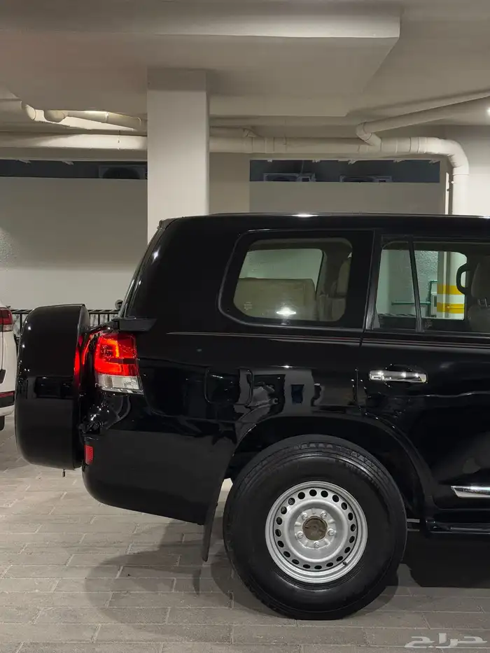 لاندكروزر 30