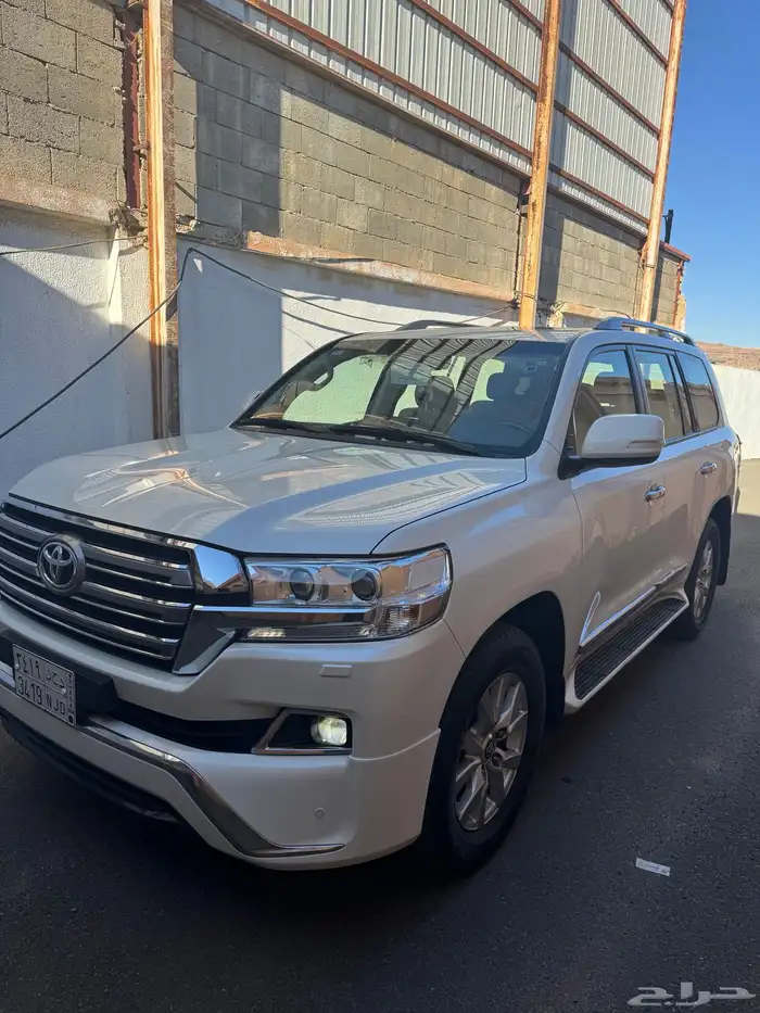 جيب صالون لاندكلوزر 2017 4