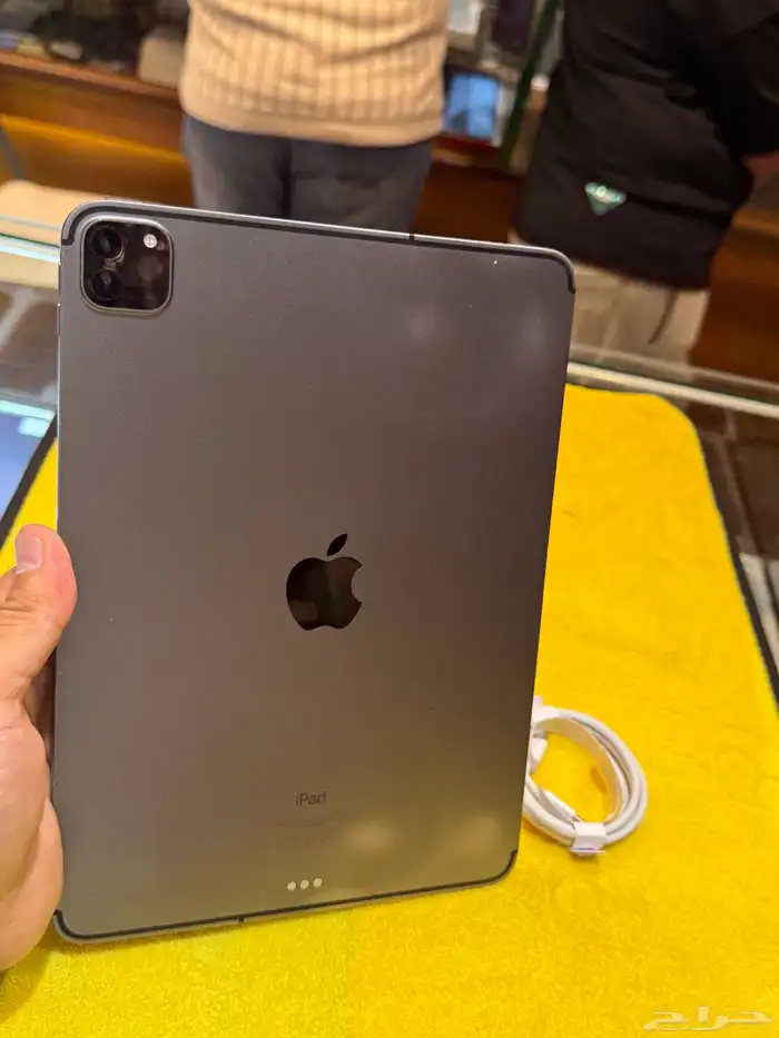 آيباد برو 256 قيقاء بشريحة 2020 نضيف وكالة مادخل صيانة 2