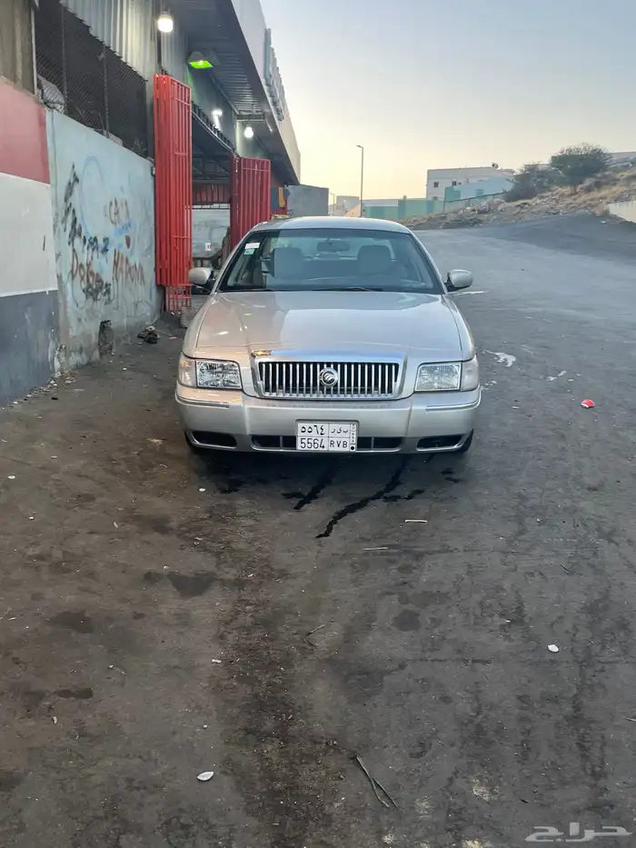 فورد قراند ماركيز 2011 8