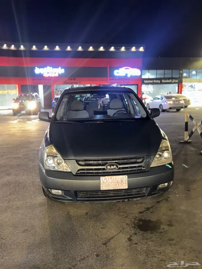 كيا كارنفال 2009 نظيفه 37