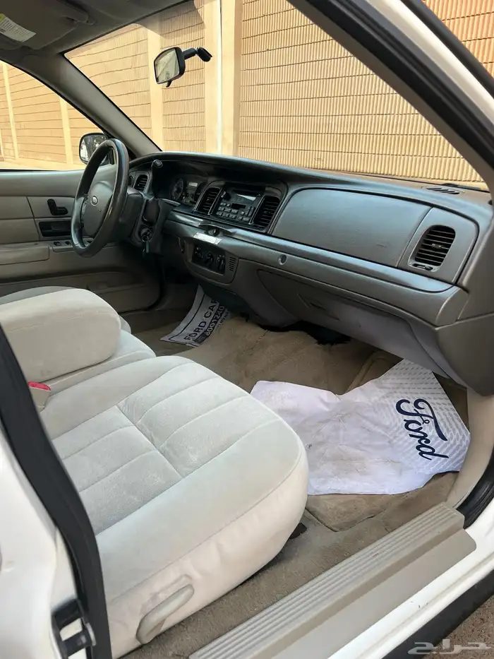 فورد بوليسي اصلي فكتوريا 2011 سعودي نظيف 10