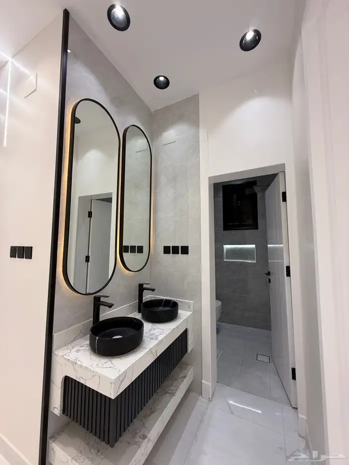 للبيع شقة علوي نظام دور بسطح خاص خلف ساكو طريق أبها الخميس 20