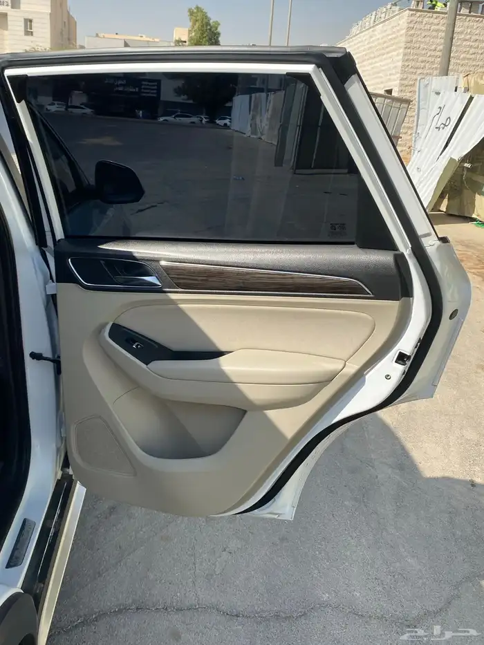 ام جي RX5 2018 10