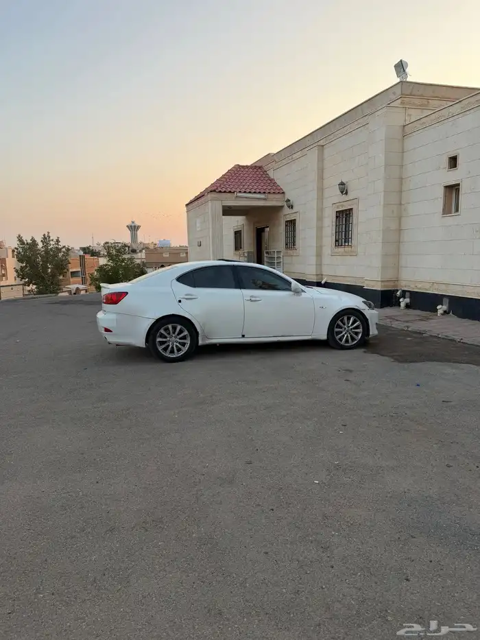 لكزس is300 موديل 2008 مفحوص ومجدد السعر 15 الف قابل للتفاوض 2