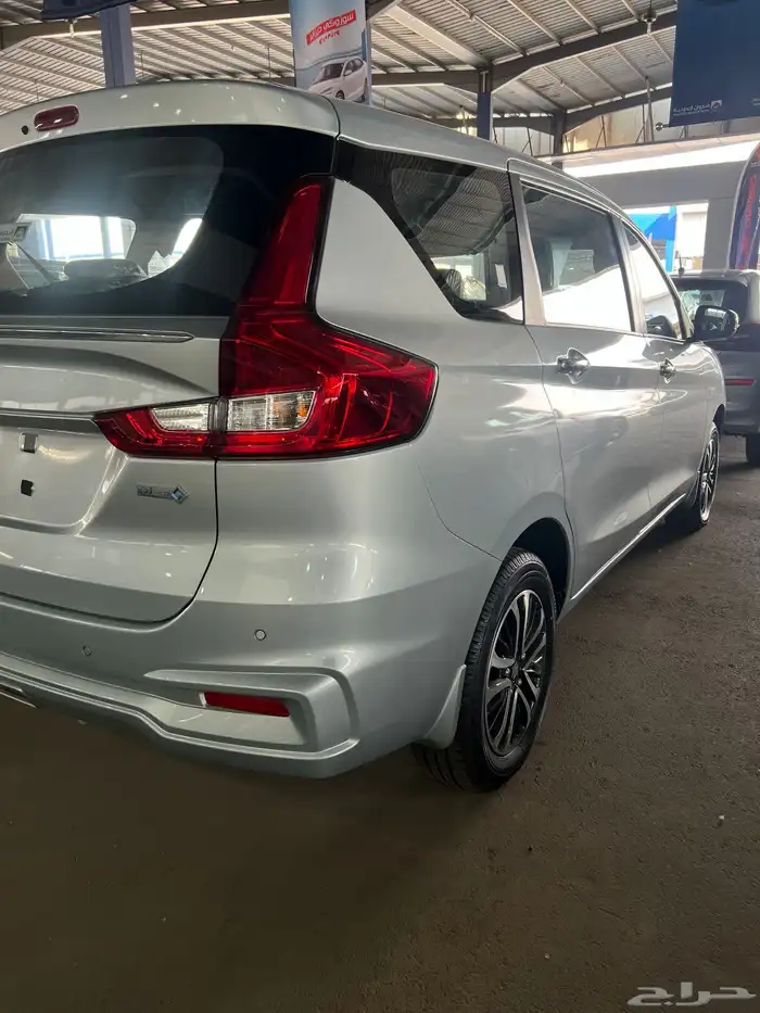 سوزوكي ارتيجا 4