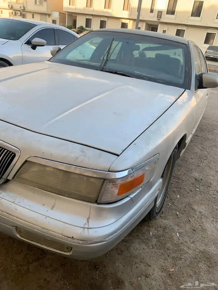 فورد ماركيز 1997 في حاله جيد في خراب بطرنبت البنزين فقط 3