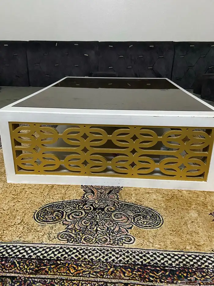 طاولة جديدة لا يوجد فيه كسر ولا خدوش 0