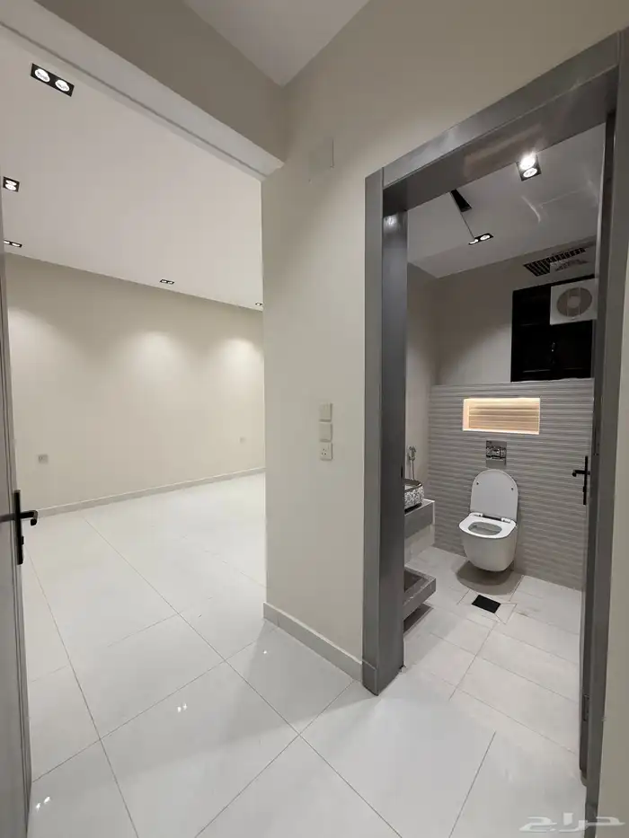 للبيع دور أرضي بمداخل خاصة وحوش بحي المعارض بسعر 570 الف 26