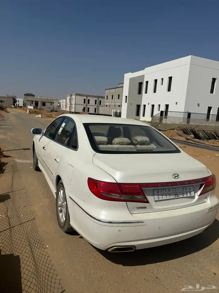 أزيرا 2011 للبيع 2