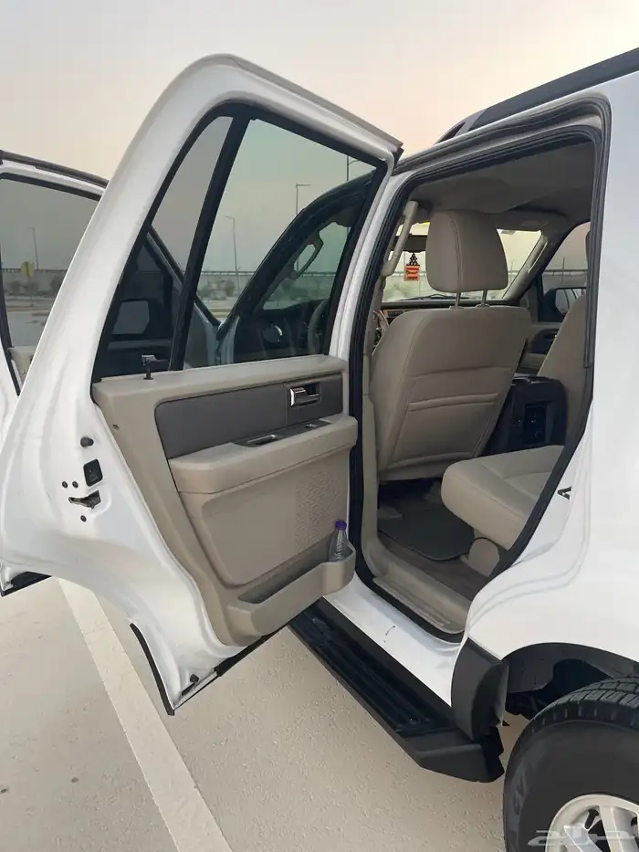 فورد اكسبديشن شاصي قصير 12