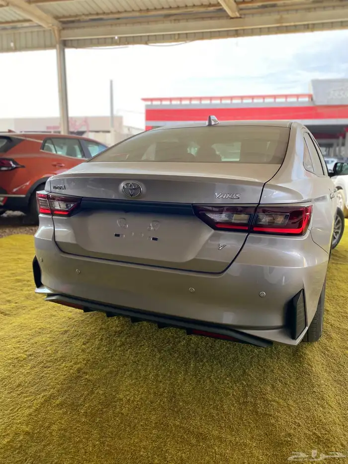 تويوتا يارس 2026 لون مييز تيتانيوم وسعر مميز 2