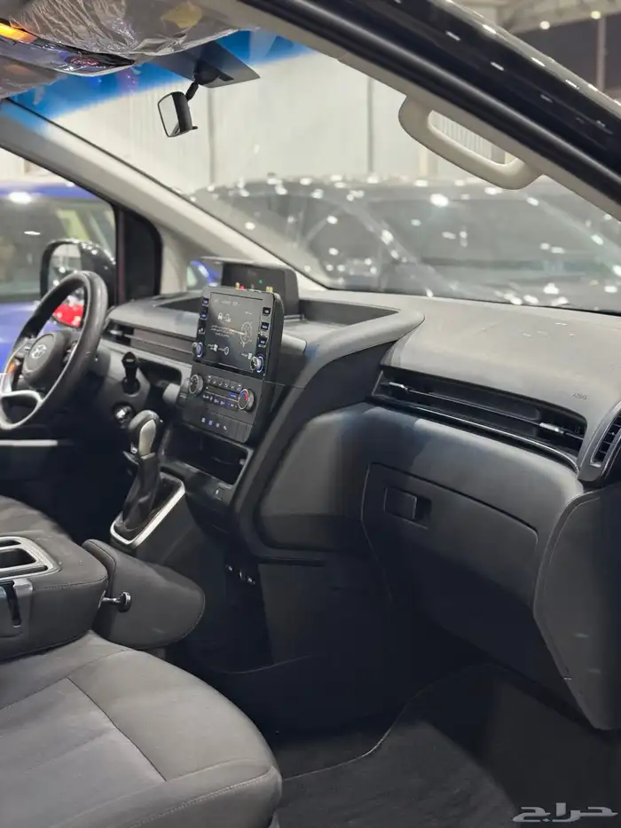 هيونداي ستاريا موديل 2023 استاندر - عداد 100 الف كيلو 10