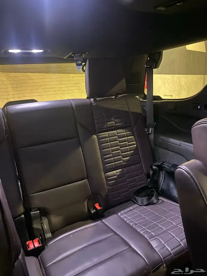 كاديلاك اسكاليد بلاتينيوم 2024   دفع رباعي   حالة ممتازة 17