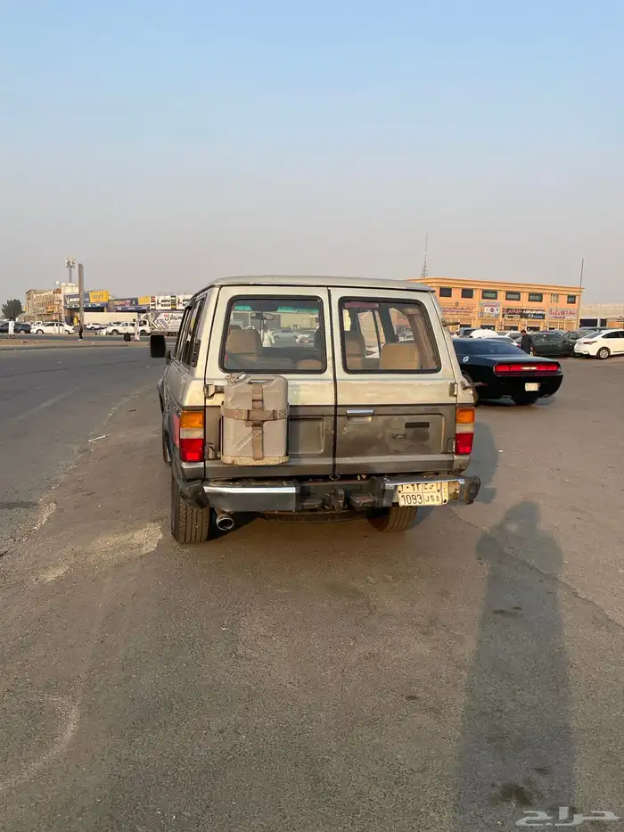 جيب لاندكروزر 9