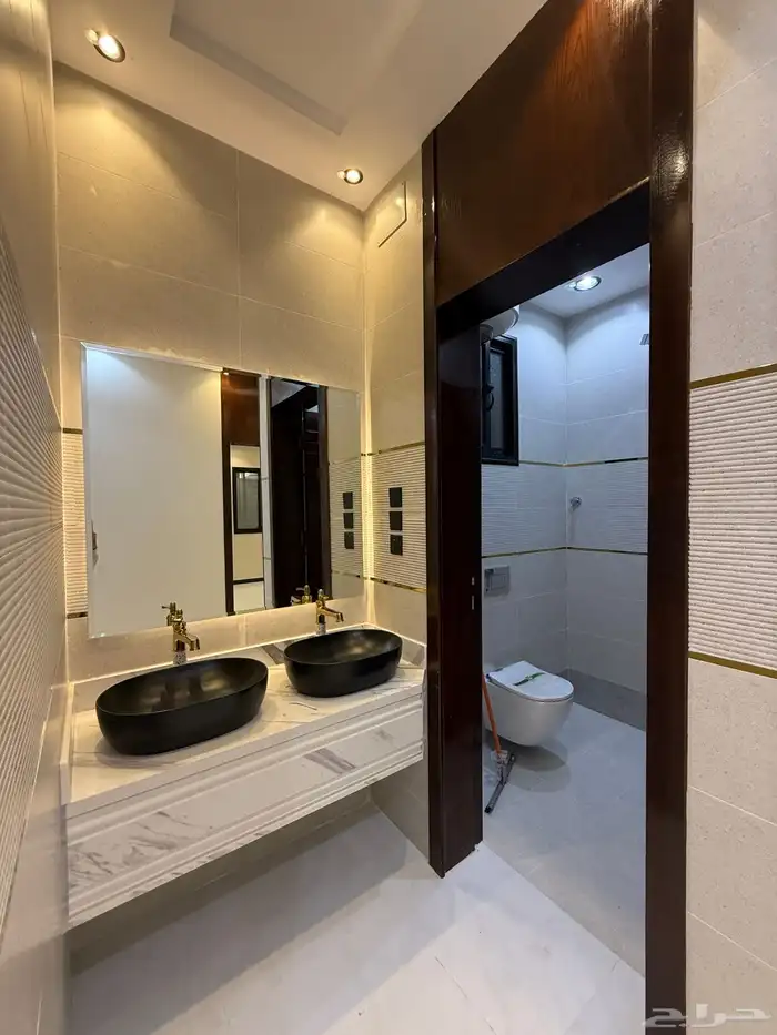 للبيع ارواف علويه 9 غرف وشقق ارضيه ببايكة سيارة درة الموسي 14