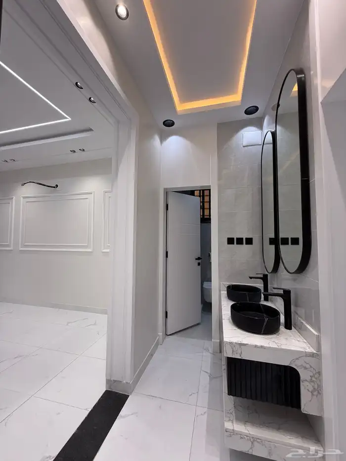 للبيع شقة علوي نظام دور بسطح خاص خلف ساكو طريق أبها الخميس 3