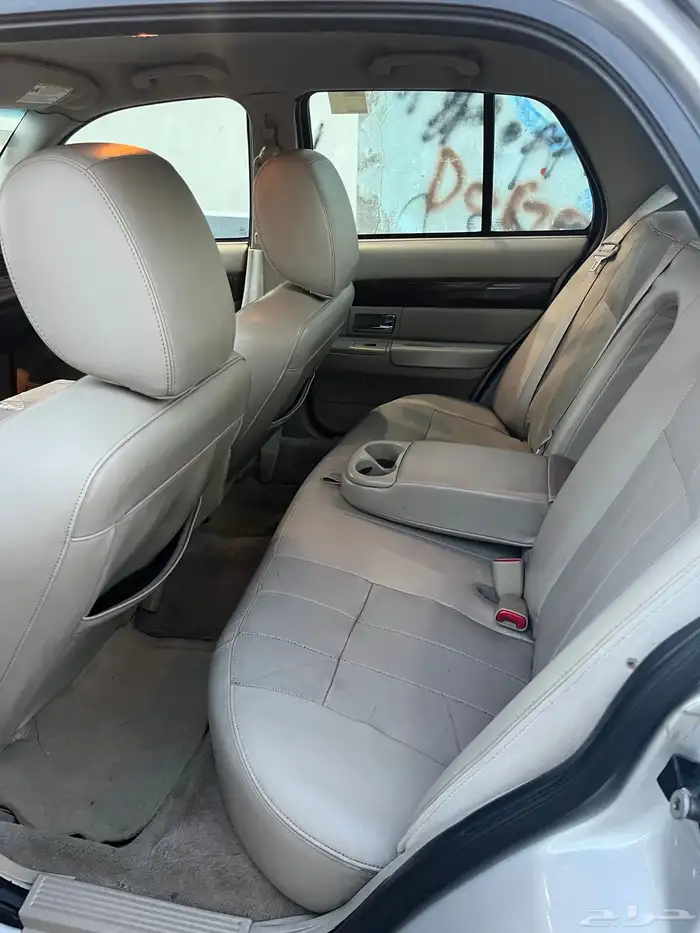 فورد قراند ماركيز 2011 3