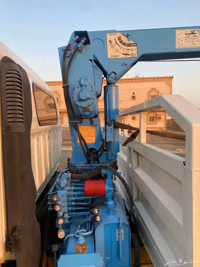 دينه موستبيشي كرين ونش نظيفة جداا 30