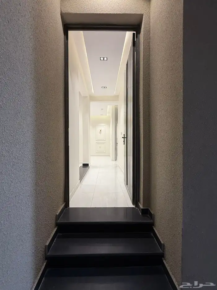 للبيع دور أرضي بمداخل خاصة وحوش بحي المعارض بسعر 570 الف 20