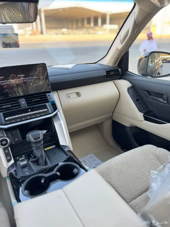 للبيع لاندكروزر2025 - L3 اسود أصفار بأقل الأسعار 10