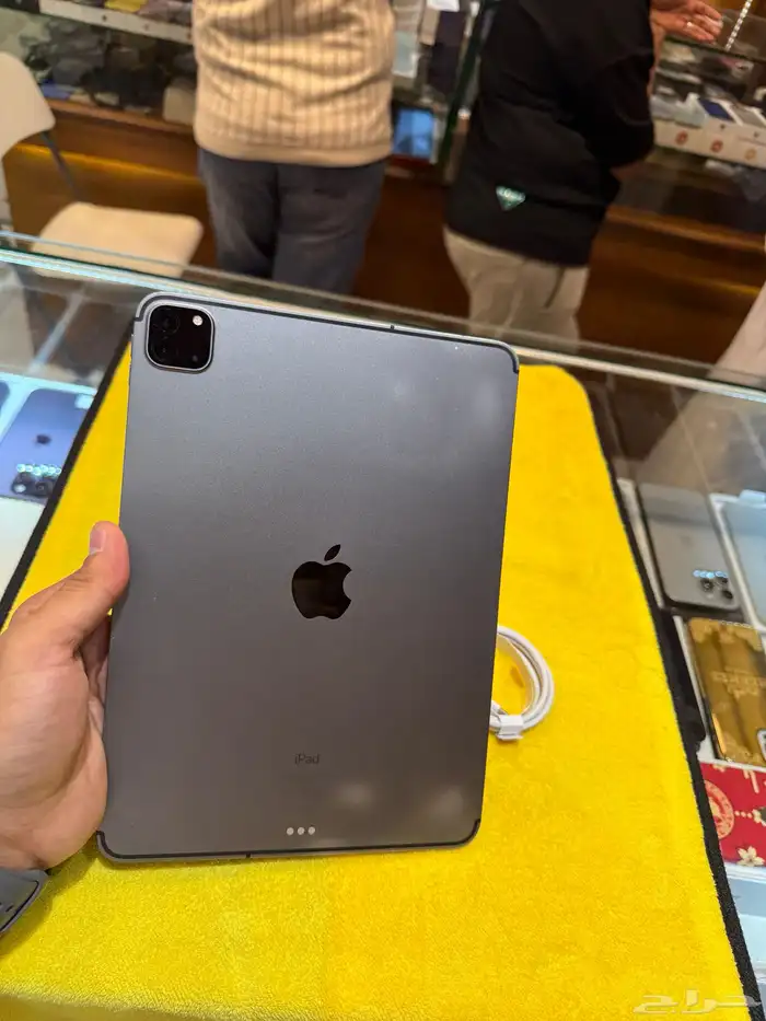 آيباد برو 256 قيقاء بشريحة 2020 نضيف وكالة مادخل صيانة 0