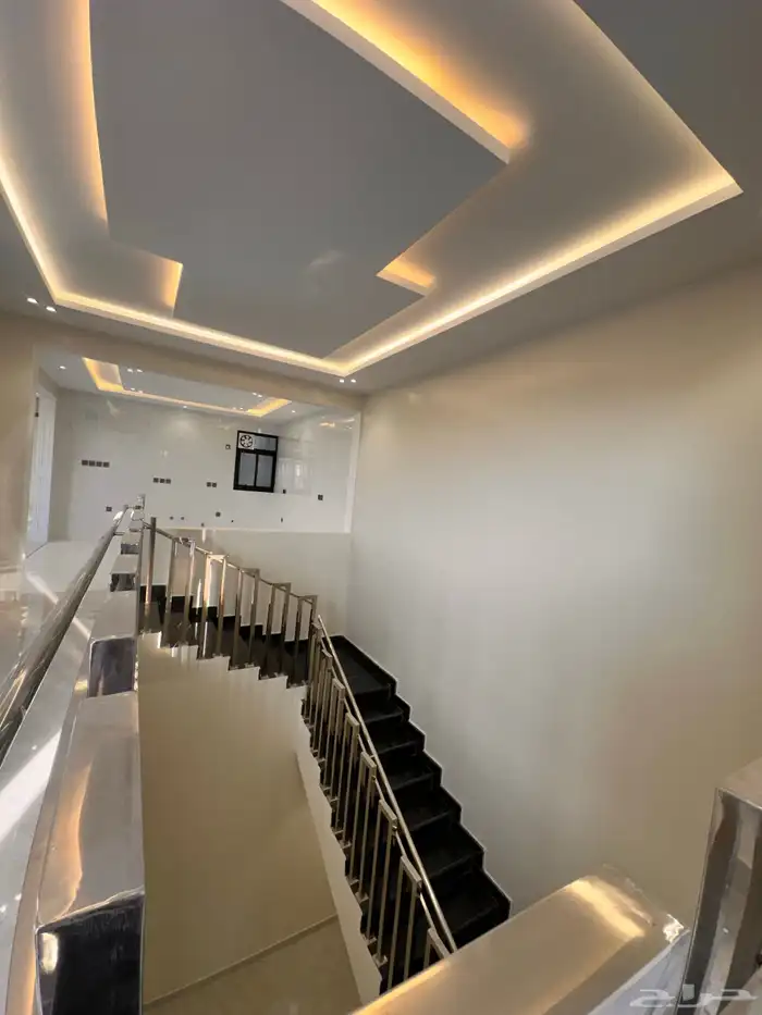 للبيع روف دور ثانى وملحق بسعر 620 الف بخميس مشيط 17