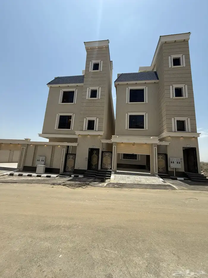 للبيع دور أرضي بحوش وشقق علويه مخطط قرطبه المحاله ابها 0